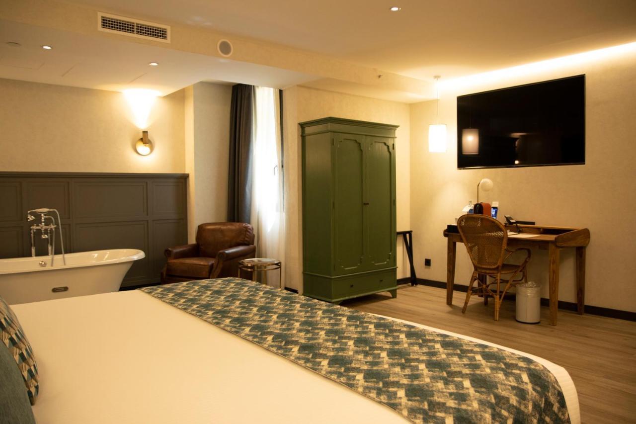 One-Bedroom King Suite,1037964712:JPEG
