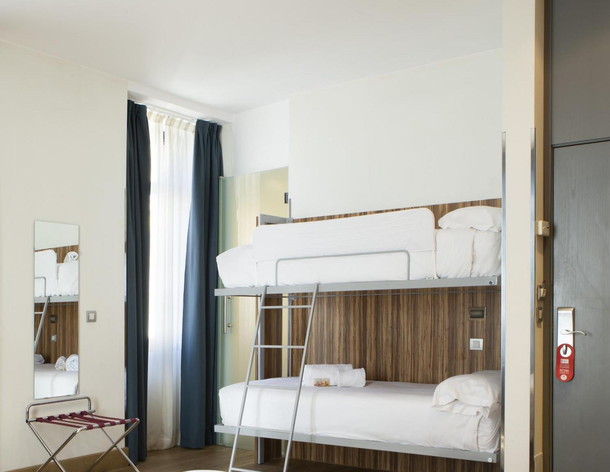 Quadruple Room,1578369170:JPEG