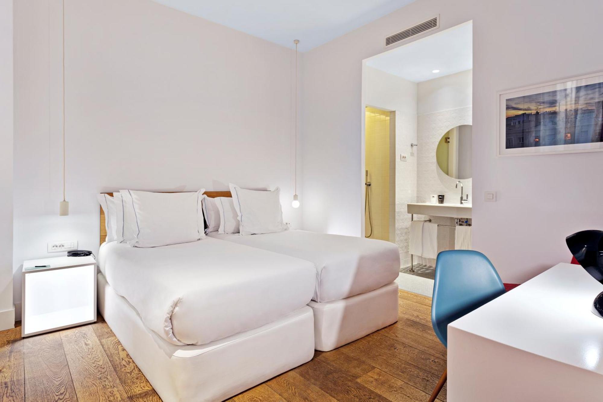 Economy Double or Twin Room,1207610986:JPEG