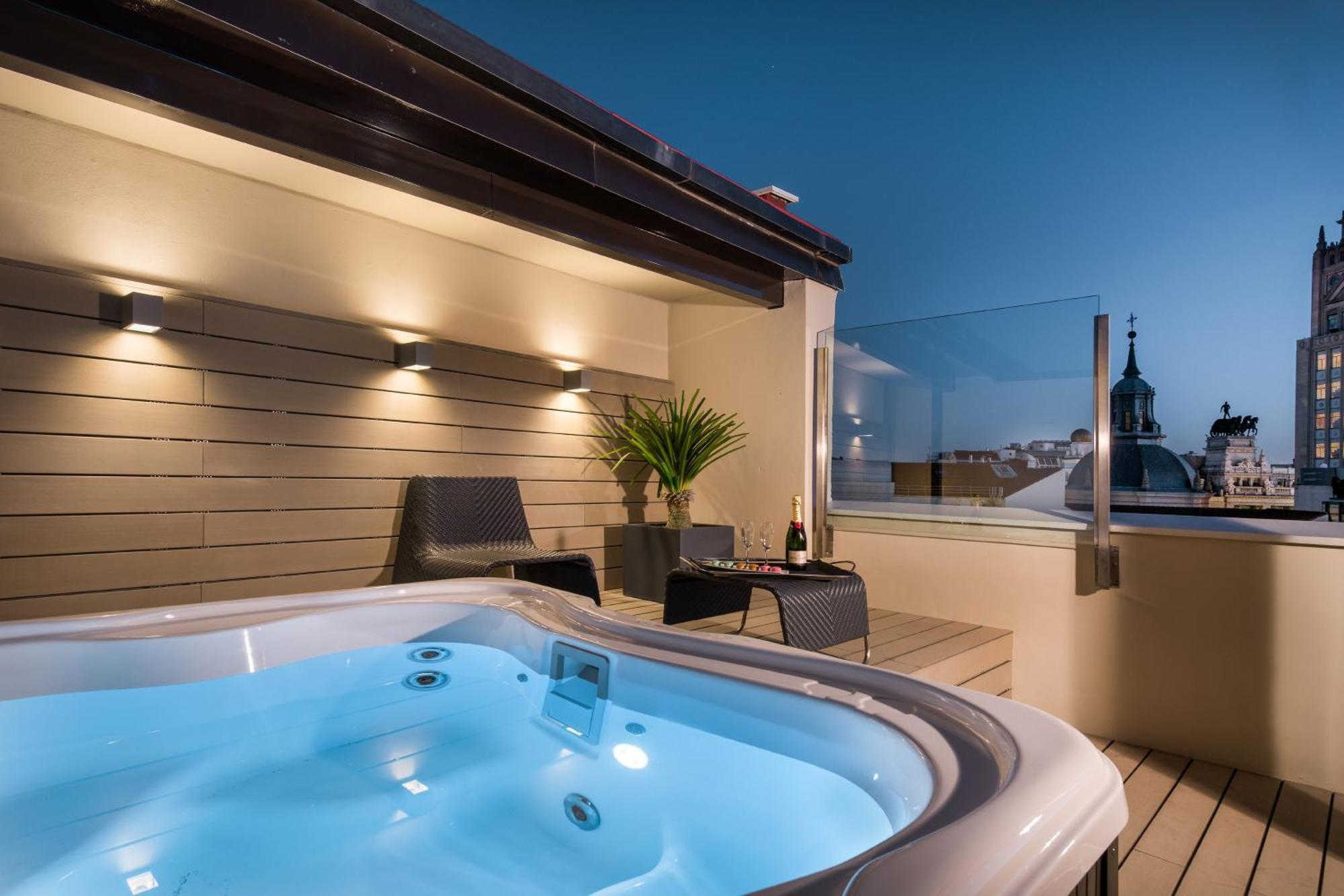 Suite Terrace Jacuzzi®,693092946:JPEG