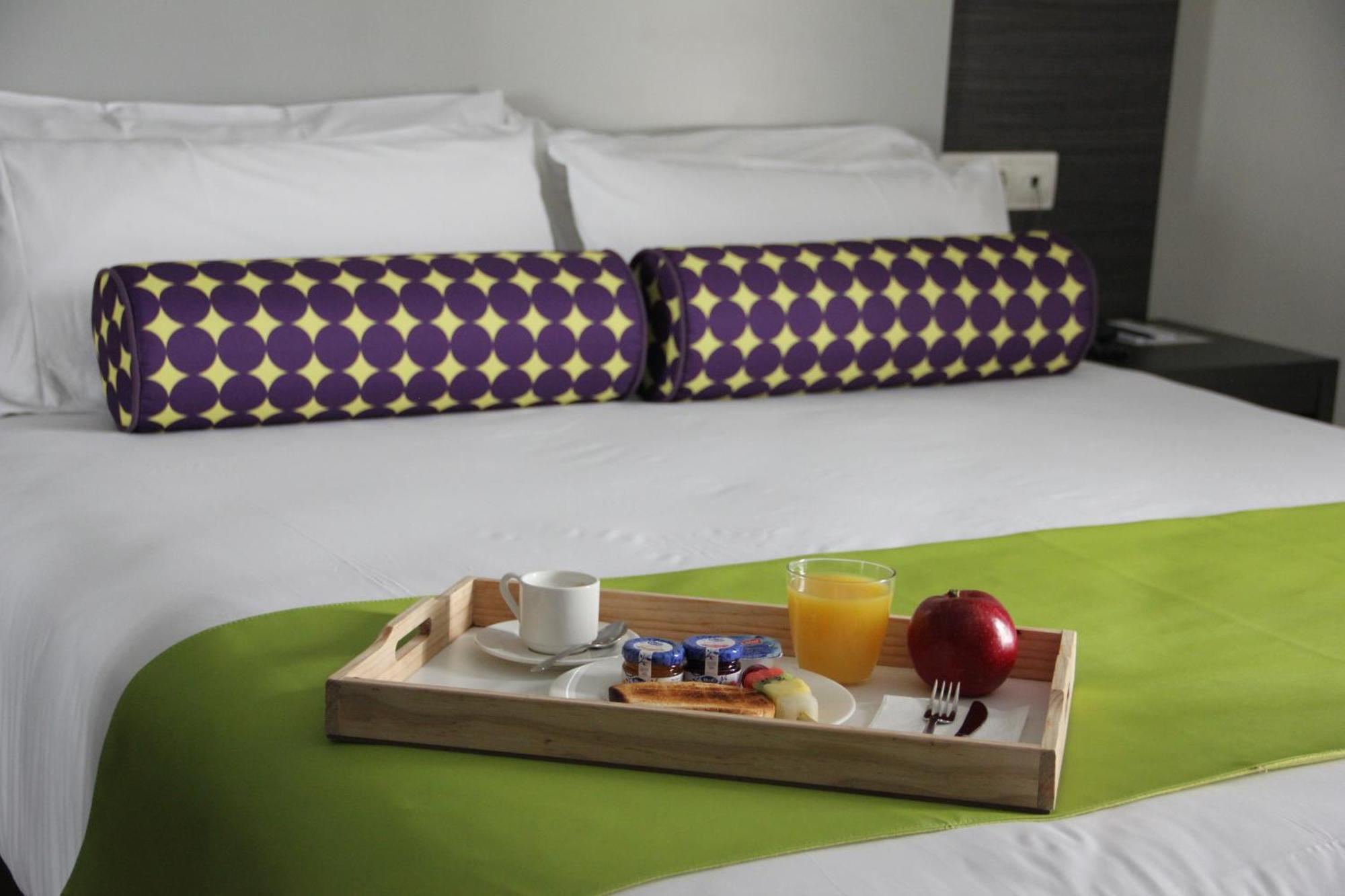 Standard Single Room,1479780878:JPEG