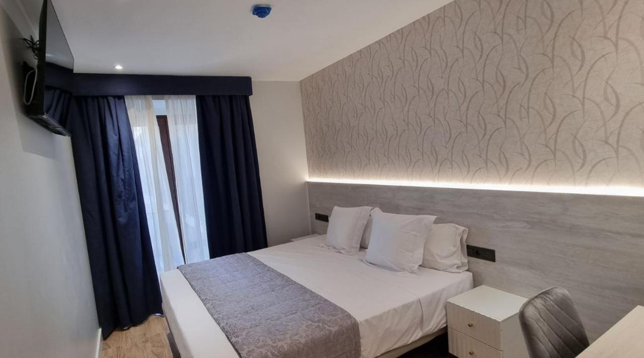 Deluxe Double Room Balcony,1325209576:JPEG