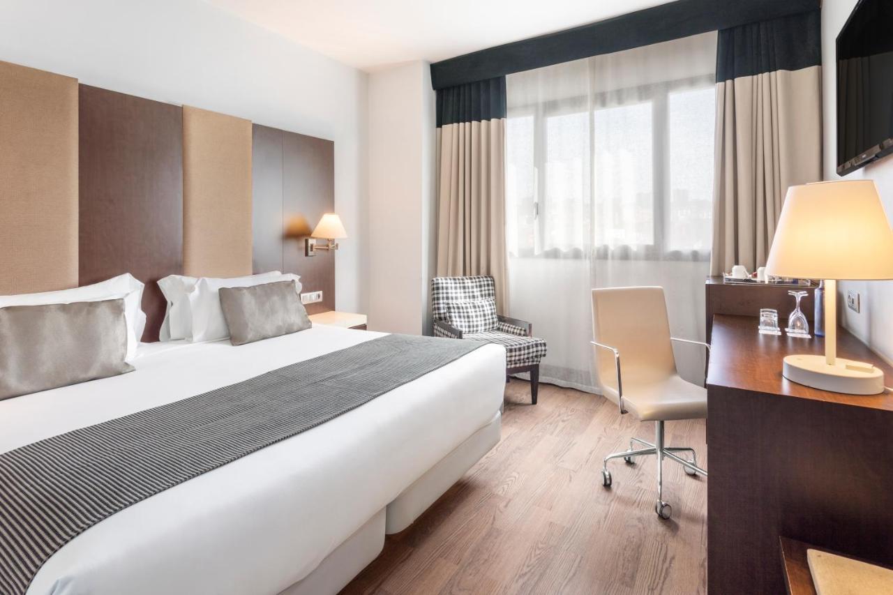 Standard Double or Twin Room,1335222080:JPEG