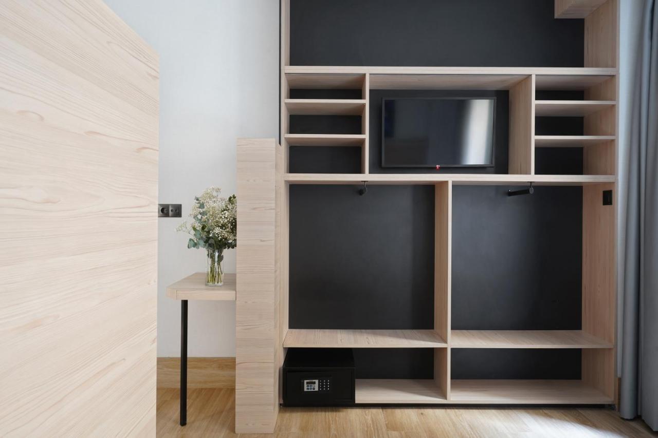 Medium Studio Kitchenette,1496153254:JPEG