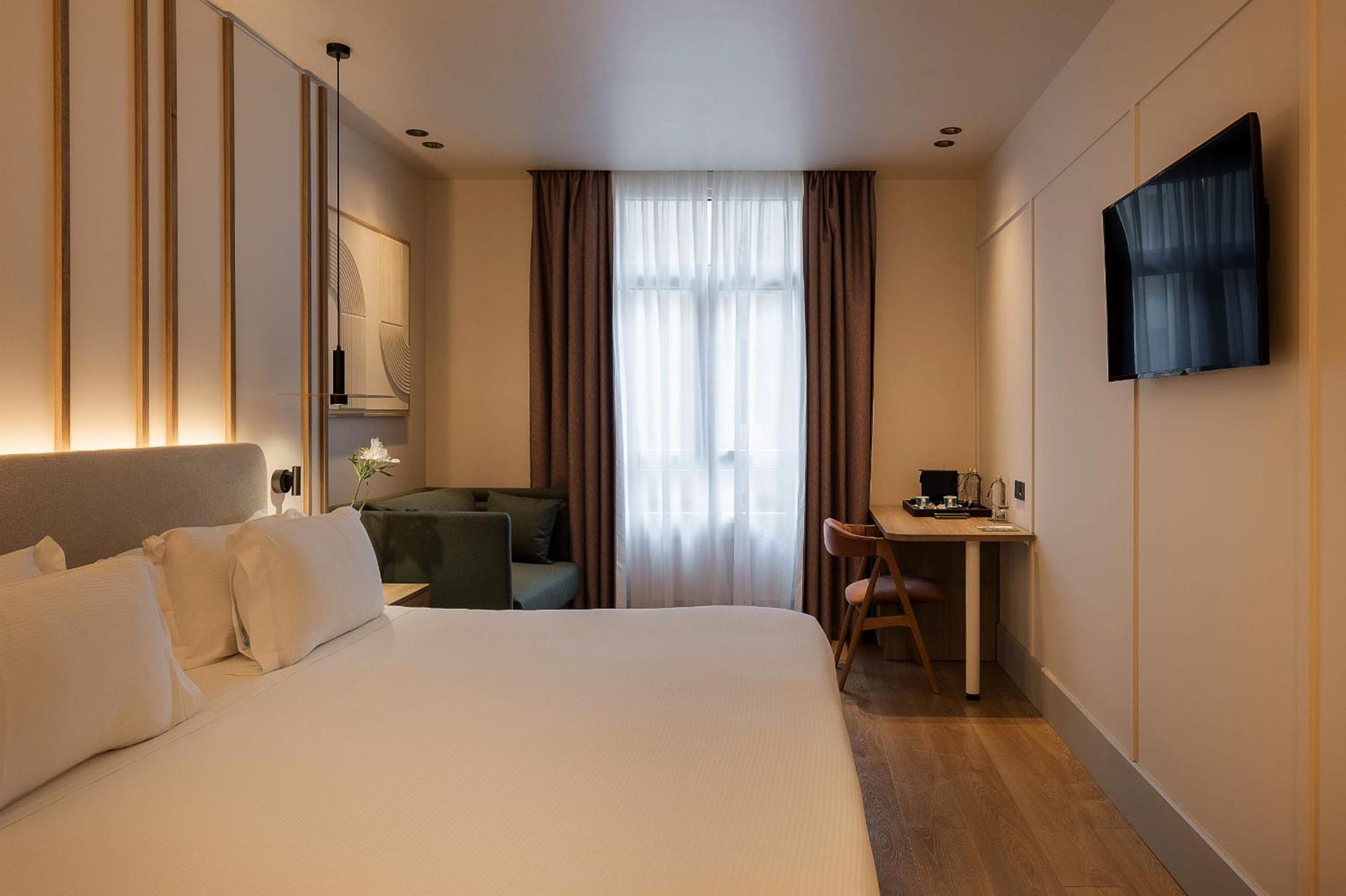 Superior Room,1600557306:JPEG