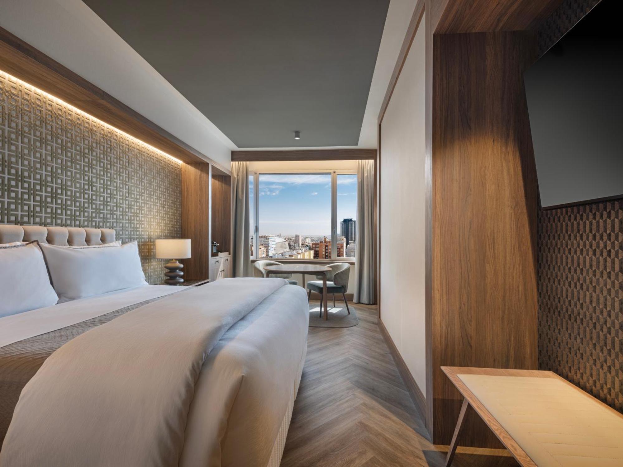 Premium Deluxe King Room High Floor