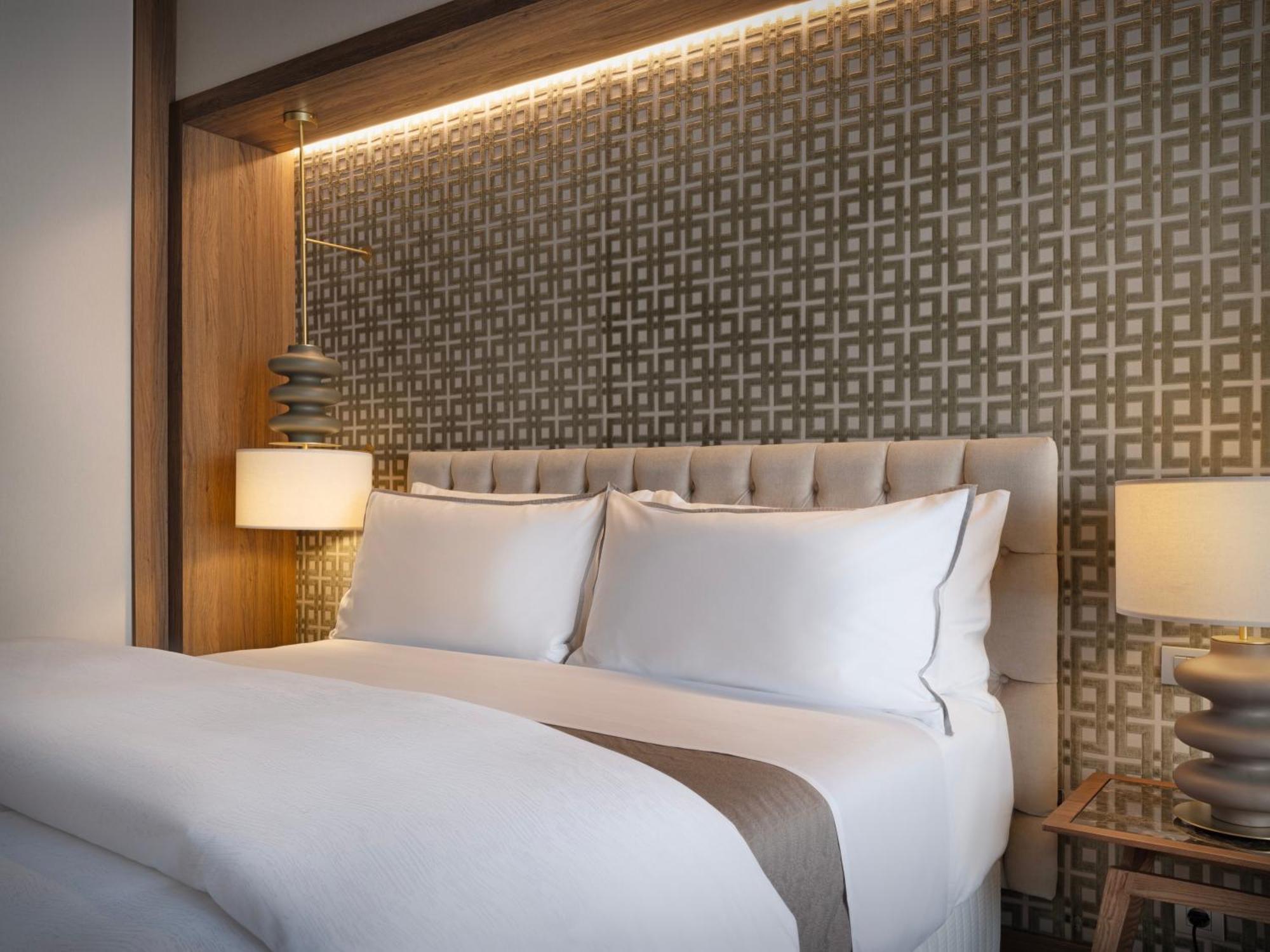 Premium Deluxe King Room High Floor,1619755289:JPEG