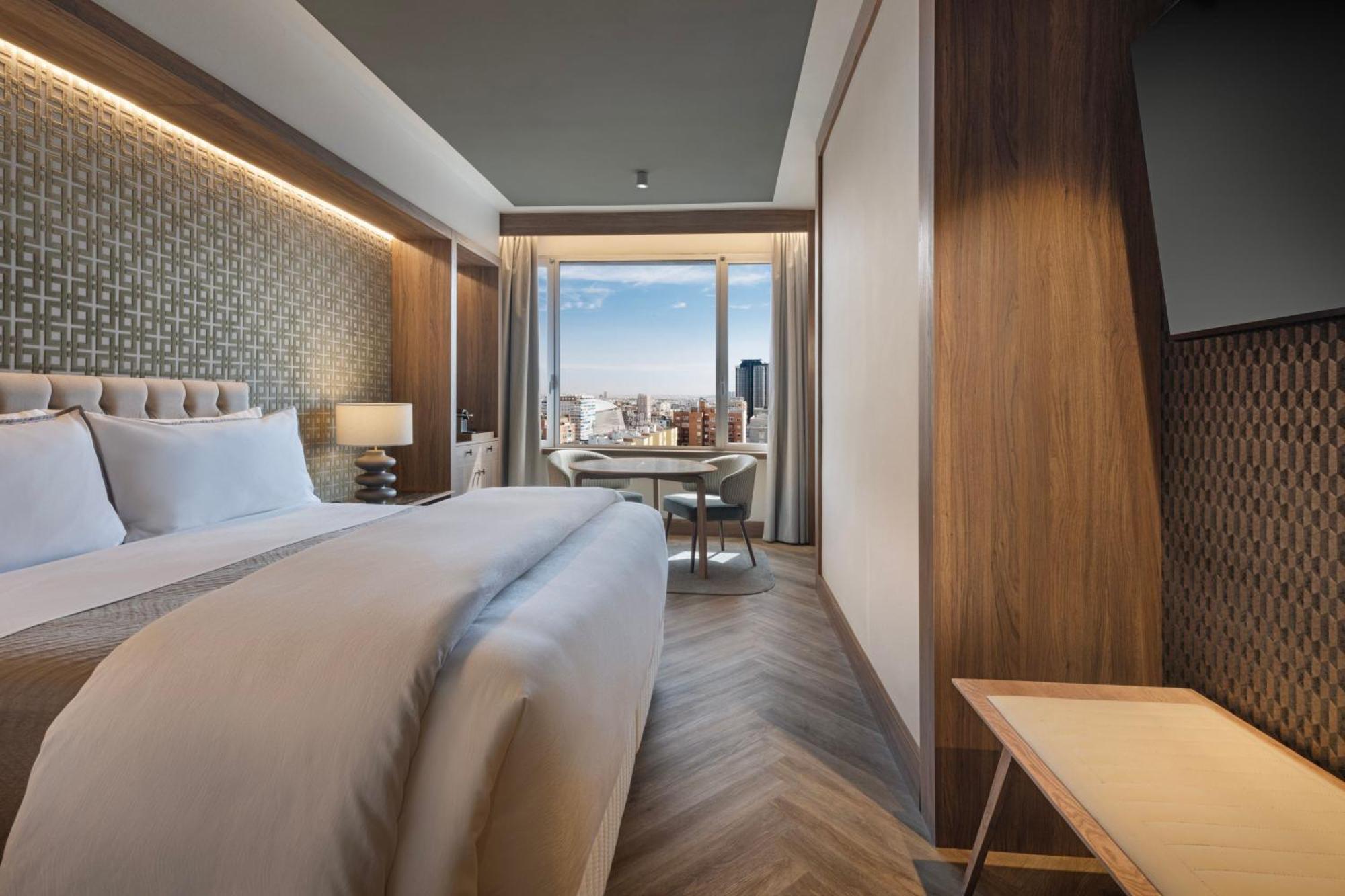 Premium Deluxe King Room High Floor