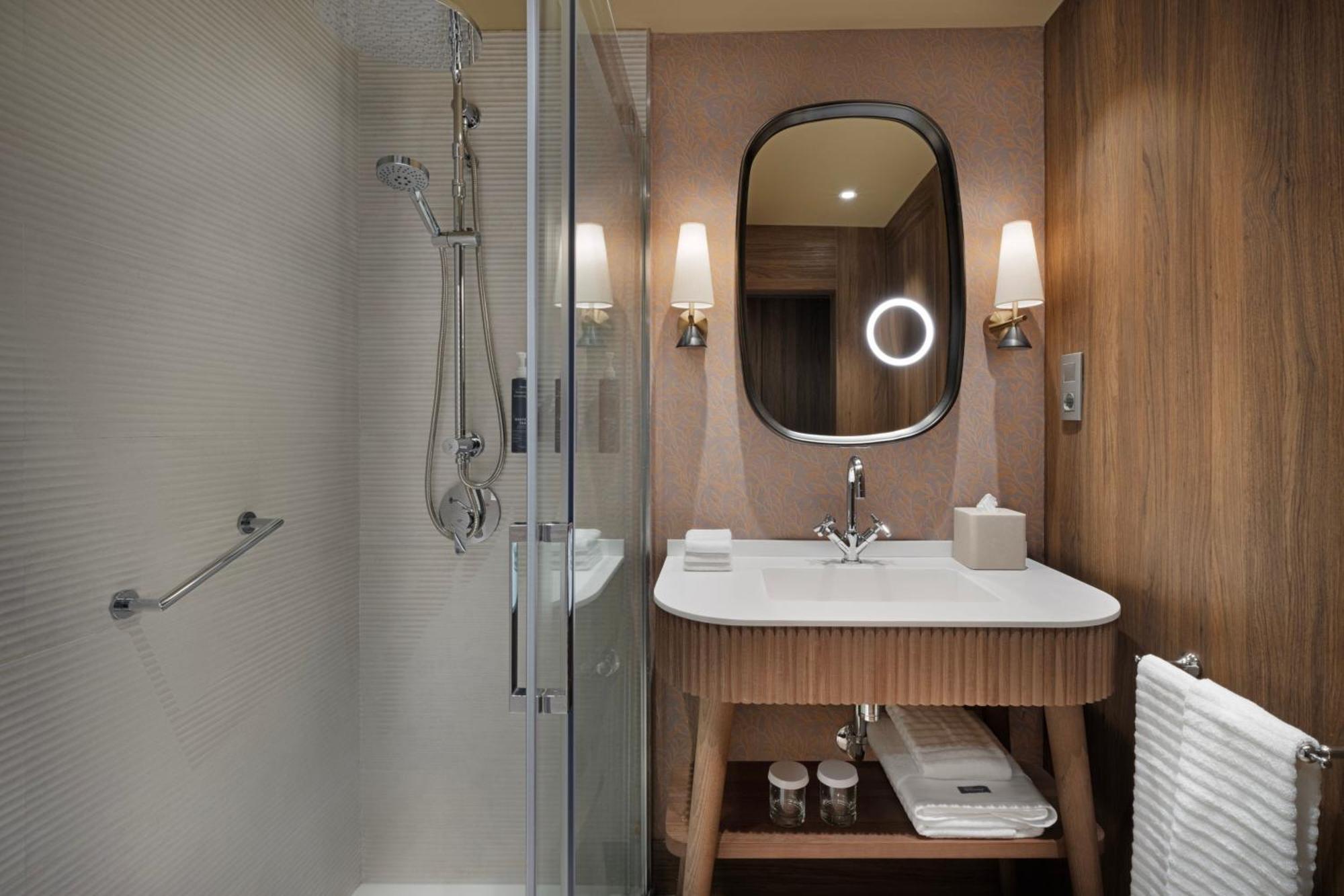 Deluxe Twin Room City View