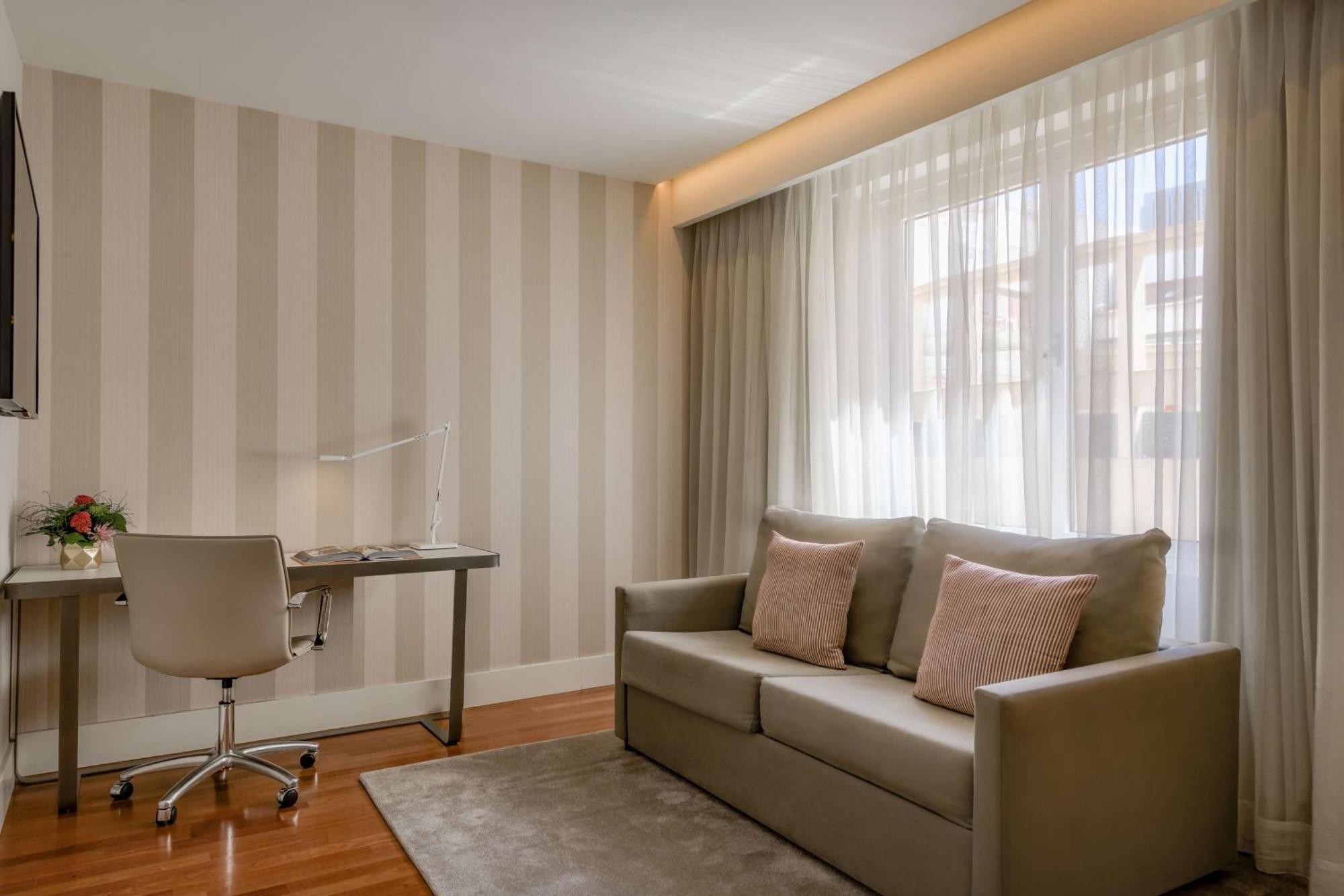 Family Room,1649014122:JPEG