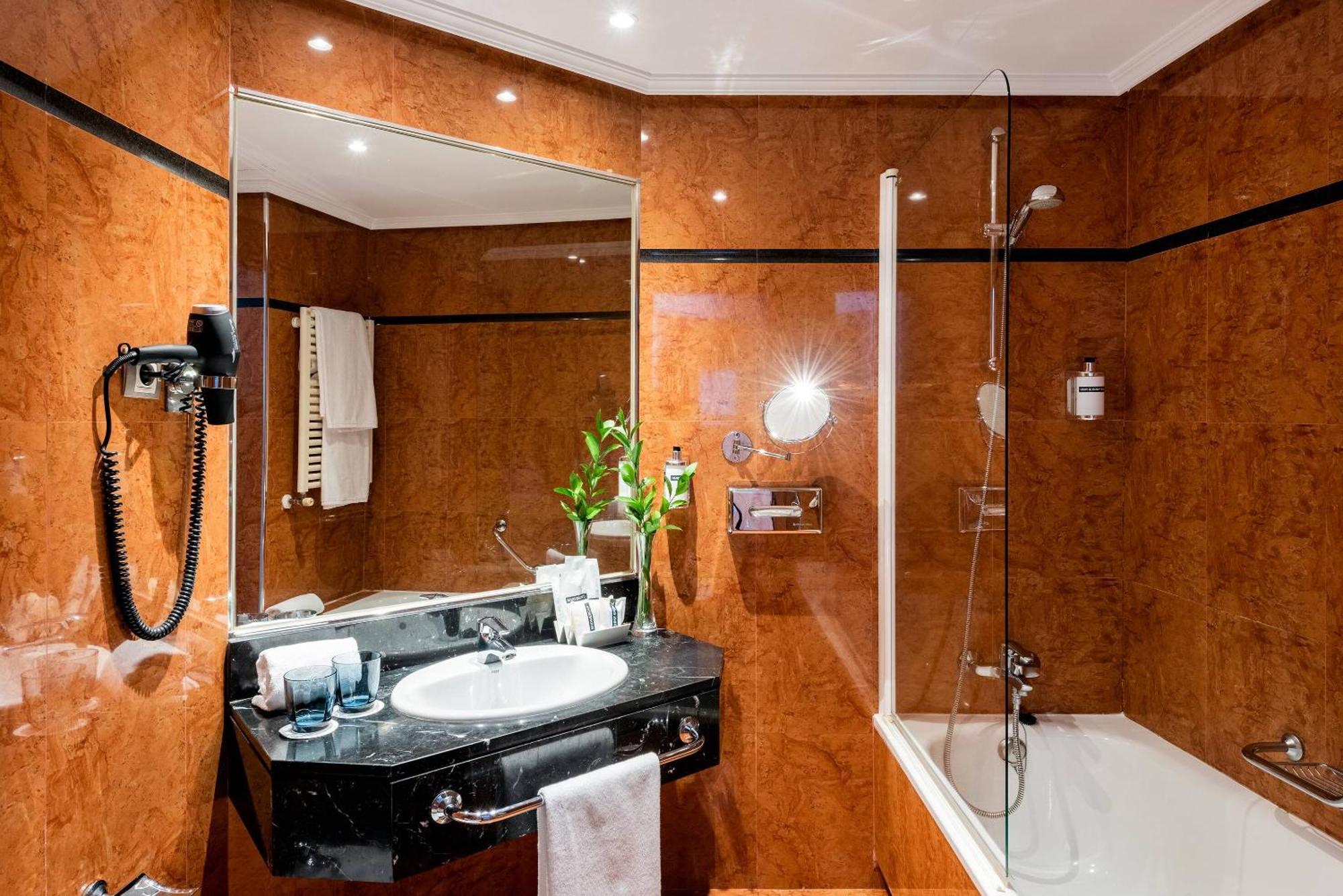 Premium King Room,1765152342:JPEG