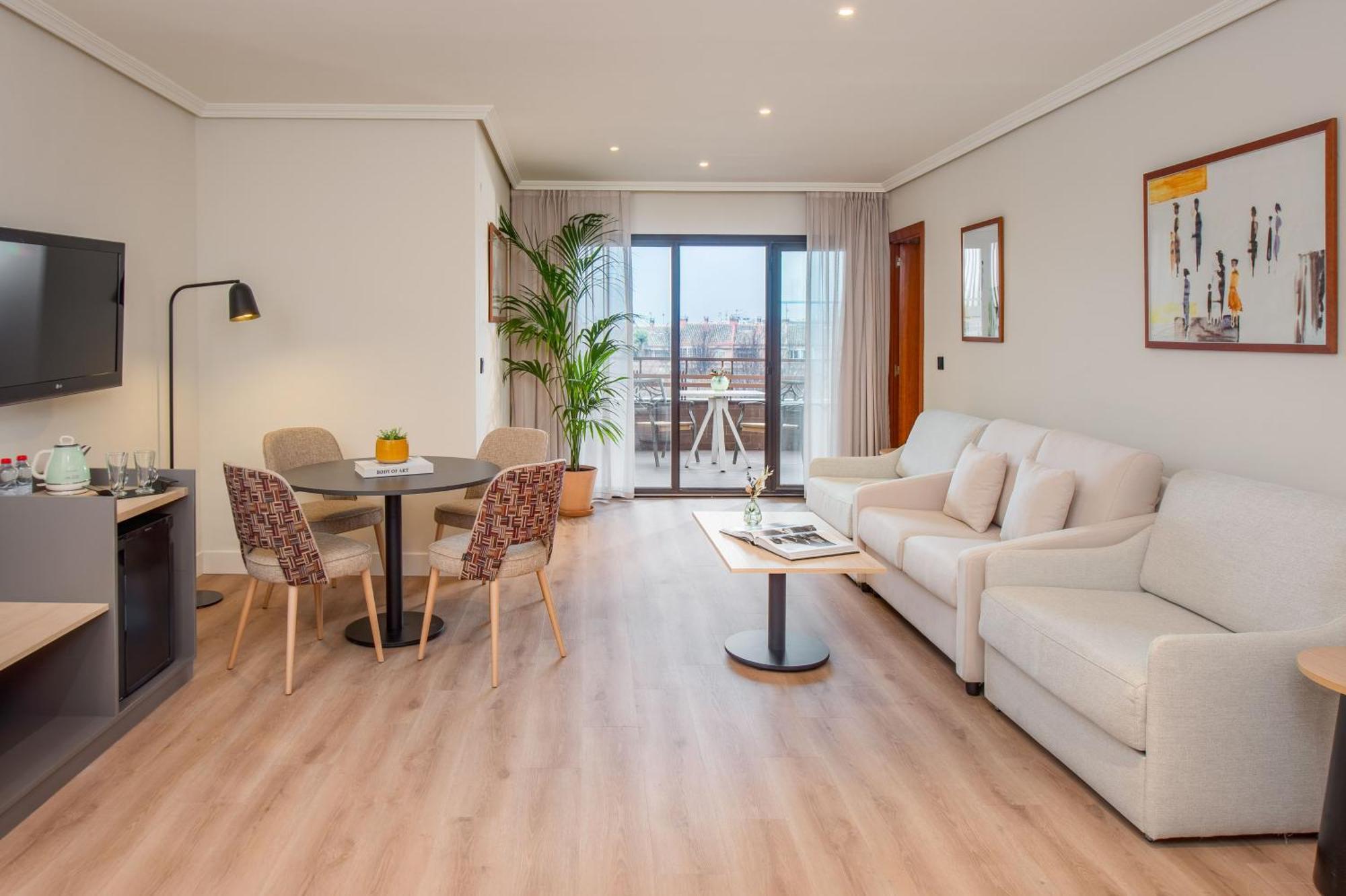 Suite Terrace,1771705647:JPEG