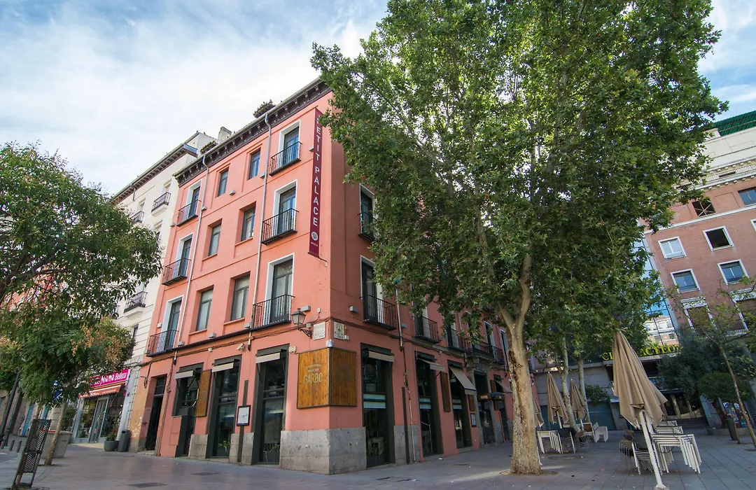 Petit Palace Plaza del Carmen-1