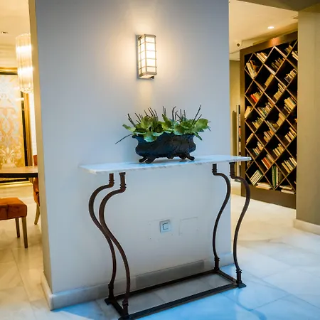 Hotel Meninas - Boutique Opera-3