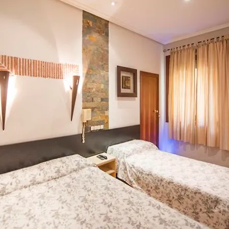 Hostal Manuela By Gaiarooms-3
