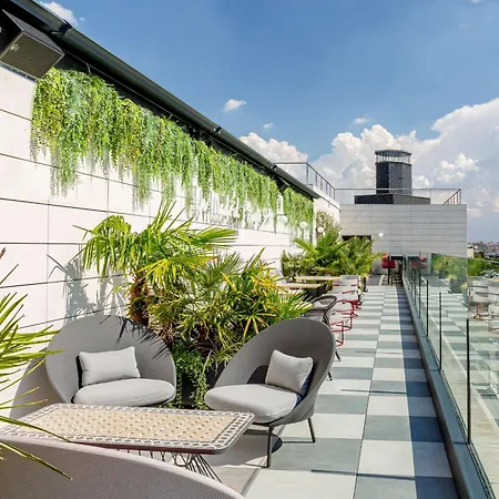 Radisson RED Madrid-2